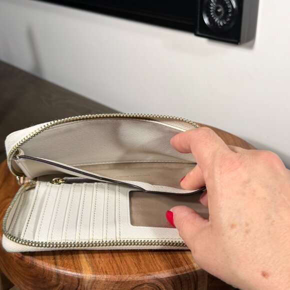 Michael Kors Vanilla Signature Logo Zip-Around Wallet - Picture 12 of 14